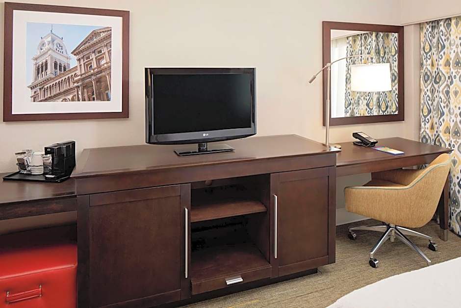 Hampton Inn Louisville Downtown
