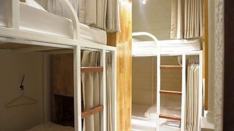 Bed in 4-Bed Mixed Dormitory Room