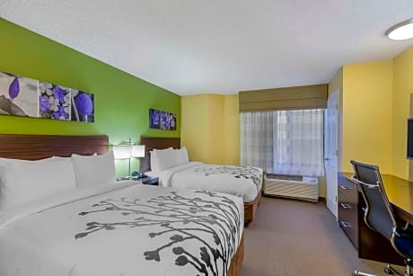 Queen Room with Two Queen Beds - Non-Smoking/Pet-Friendly