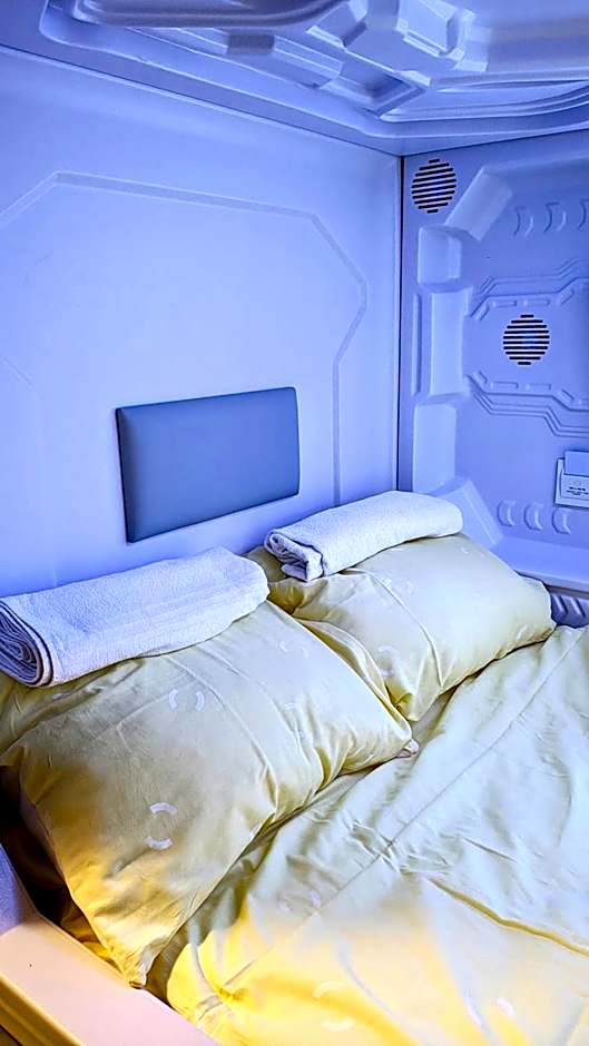 Сapsule Kijowska Stadium Floor -1 no window - Self Check in