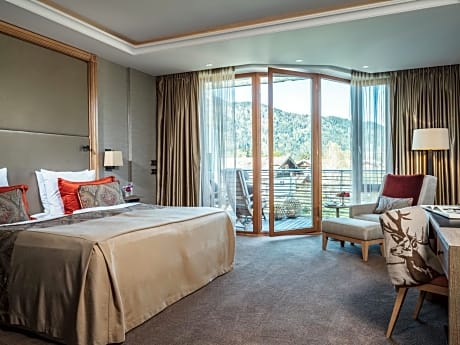 Elegant Nature Deluxe Double Room with Alpine View