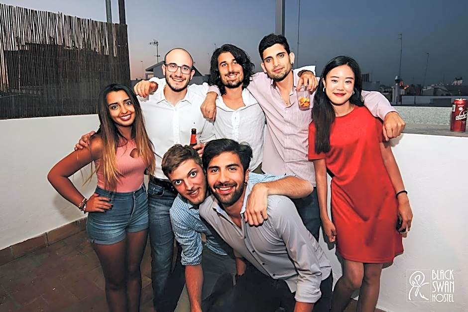 Black Swan Hostel Sevilla