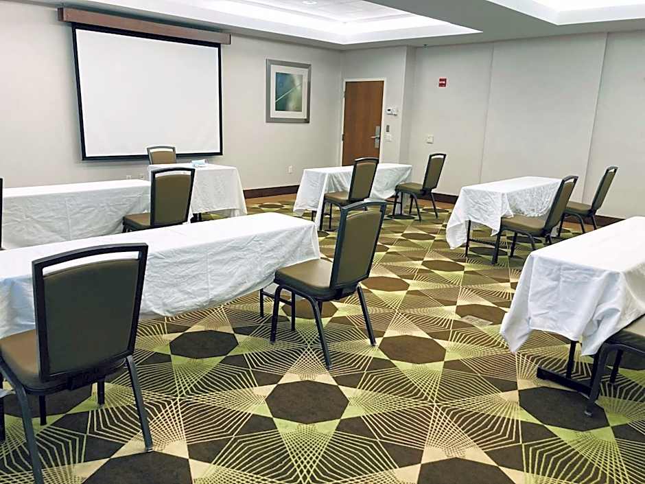 Holiday Inn Manchester Airport By IHG