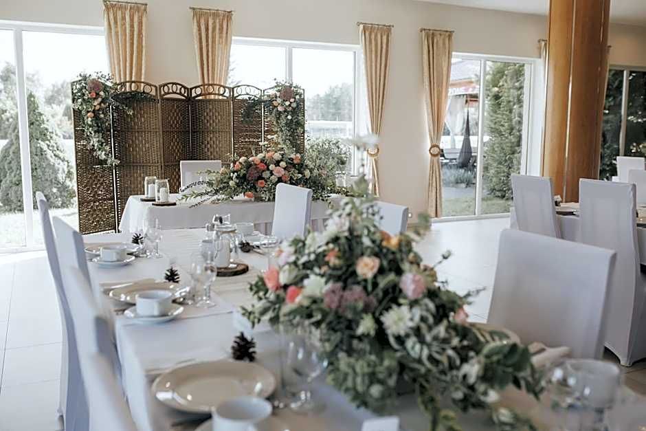 Zajazd CHATA Kębłowo