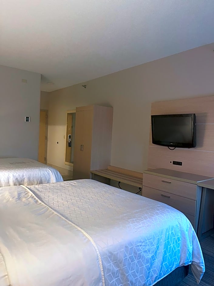 Holiday Inn Express Cedar Rapids - Collins Road By IHG