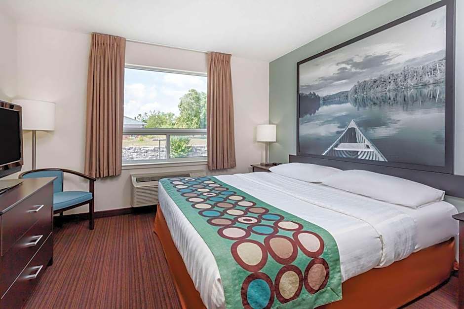 Super 8 by Wyndham Peterborough