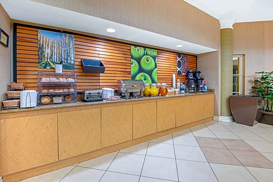 La Quinta Inn & Suites by Wyndham Sherman
