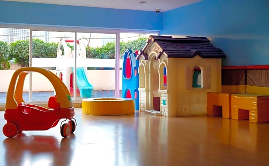 S.M. GRANDE RESIDENCE