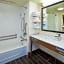 Hampton Inn & Suites Providence-Warwick Airport
