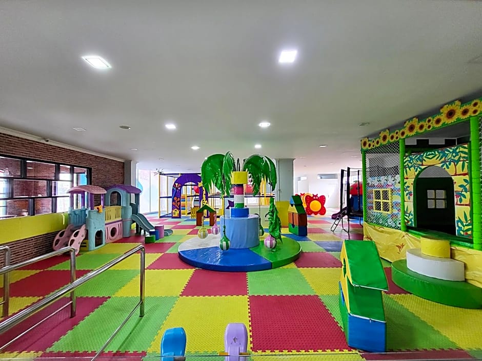 Grand Bayu Hill Hotel