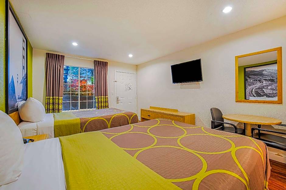 Super 8 by Wyndham Auburn