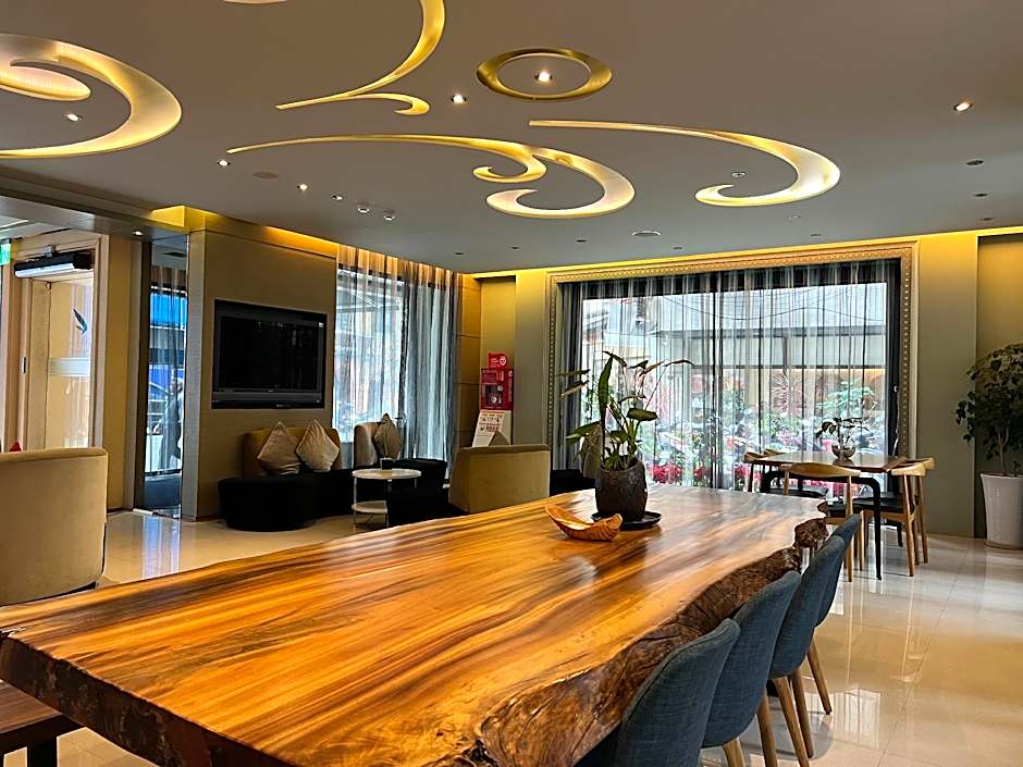 Forward Hotel