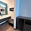 Studio 6 Suites Gardena, CA