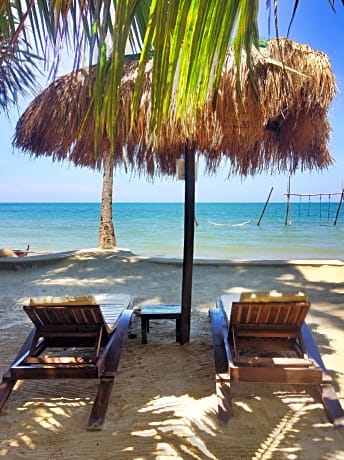 Peace & Love Beach club Eco Boutique Resort