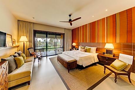 Luxury Seafront Garden Terrace King - Discounts (10% on SPA, 5% on Water Sports)