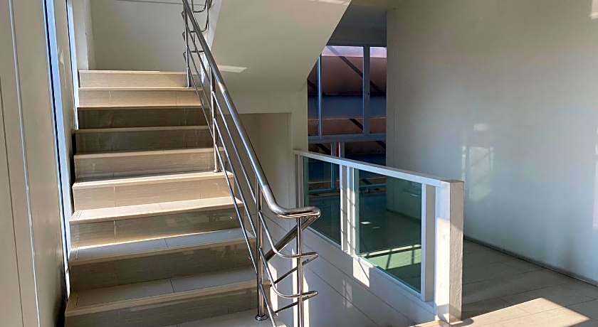 S.E.T Thanmongkol Residence