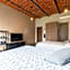 205 Zocalo Cathedral 2bdrmB 2Bath fits 10 AC Apt