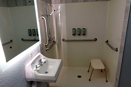 1 King Mobility Accessible Walk In Shower Microwave Fridge Wi-Fi Non-Smoking Full Breakfast