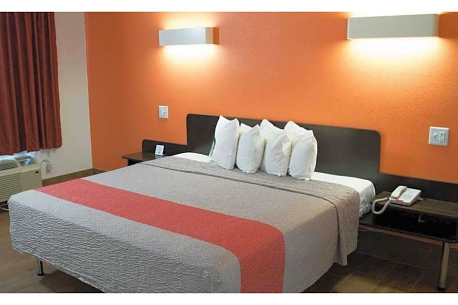 Motel 6-Harrisonburg, VA - South