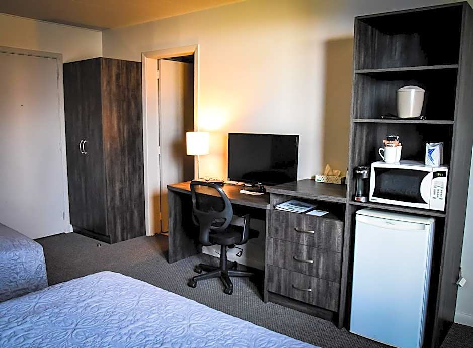 Photo 1 of 5 of 2 Double Beds