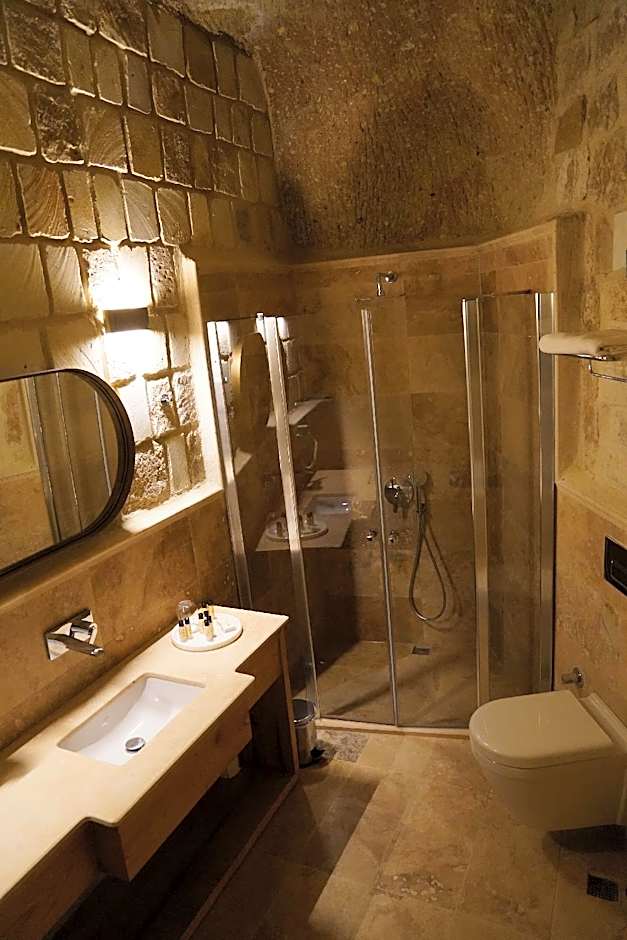 EVANTHIA CAVE SUITES