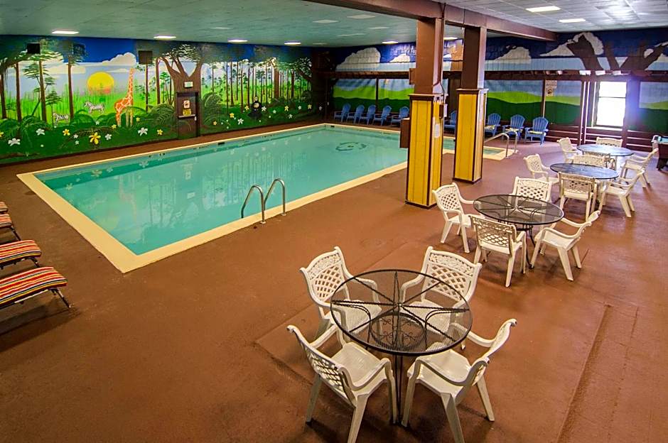 Ramada by Wyndham Angola/Fremont Area