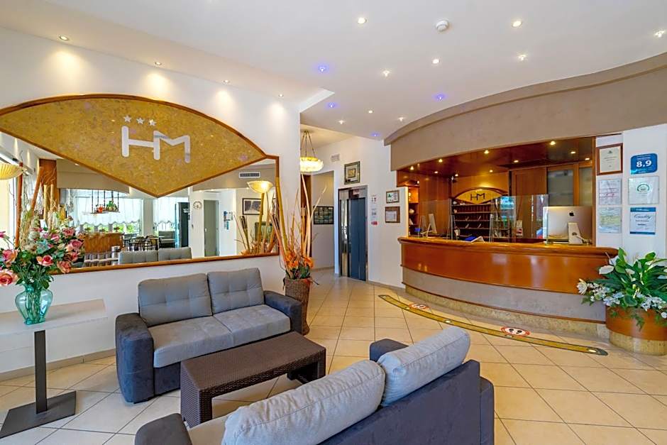 Hotel Mocambo Riccione CENTRALISSIMO AL MARE