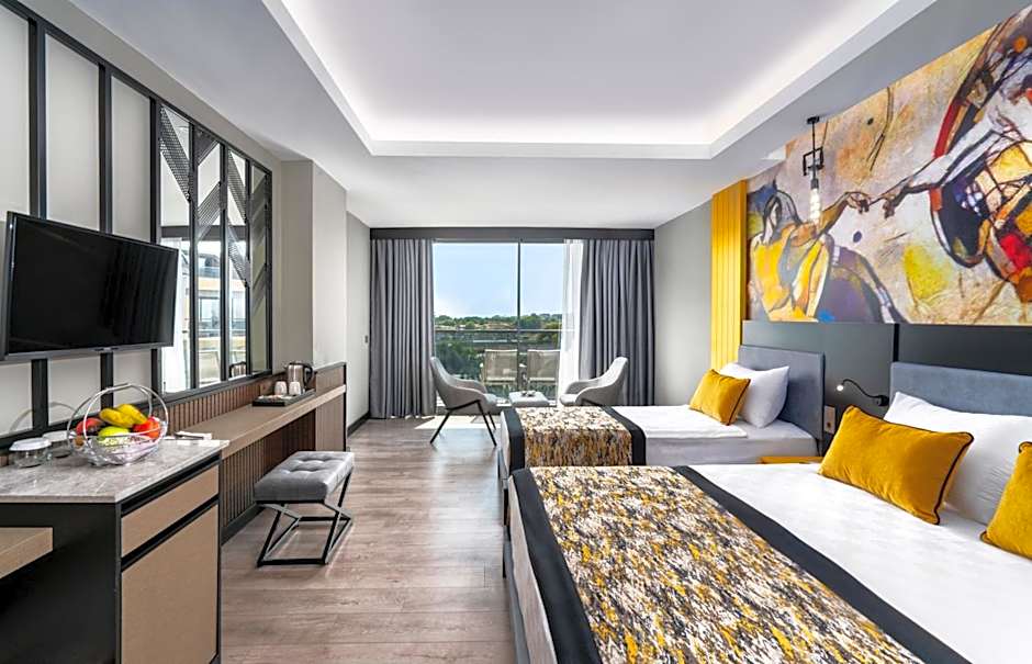 Arnor De Luxe Hotel & Spa