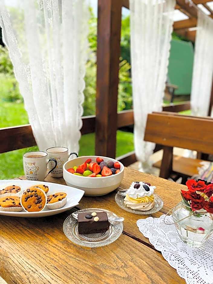 Rooms & Glamping Lana Haus