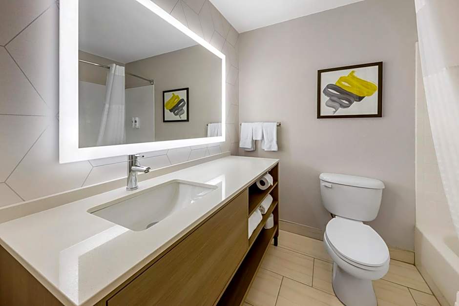 Comfort Inn & Suites Oklahoma City North - Quail Springs