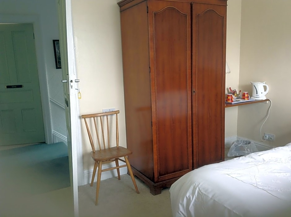 Drakewalls Bed And Breakfast