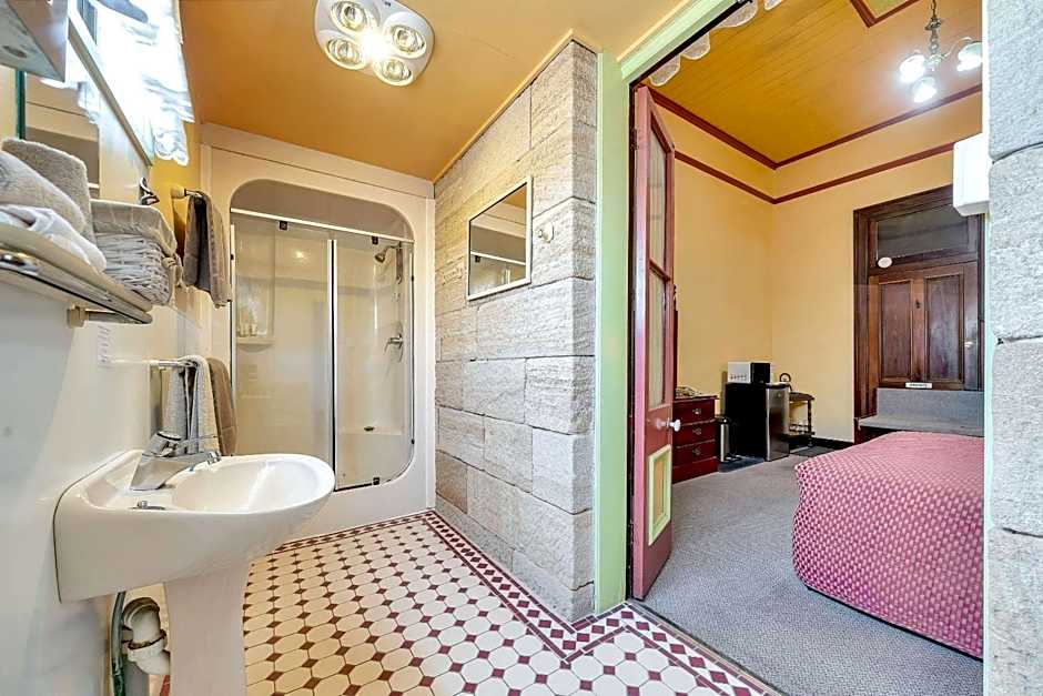 Warwick Settlers Inn