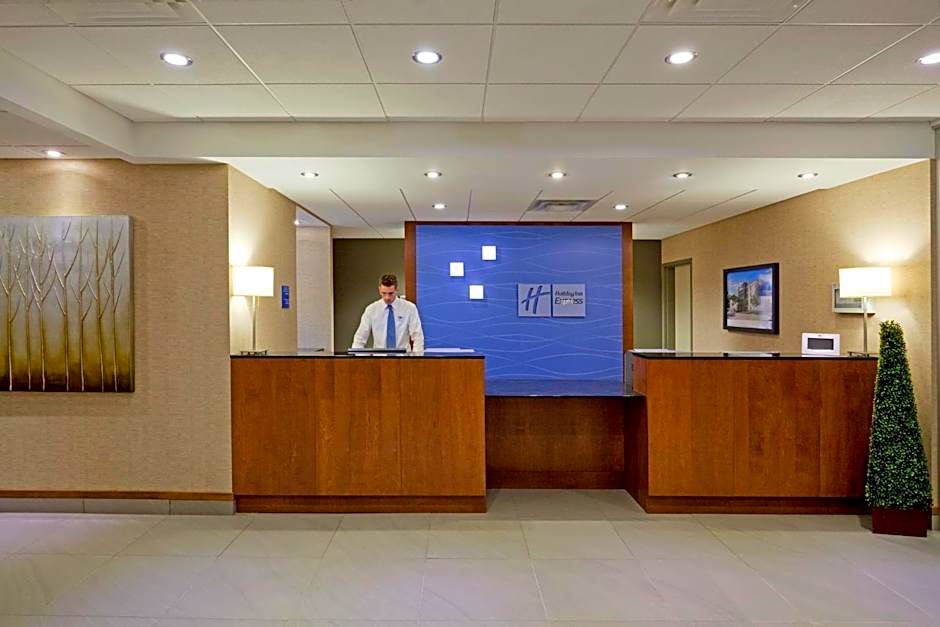 Holiday Inn Express Hotel & Suites Saint - Hyacinthe By IHG