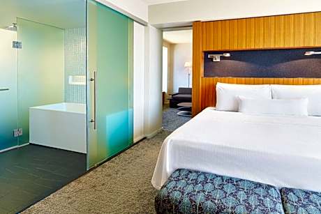 Deluxe Corner Suite, Executive Suite