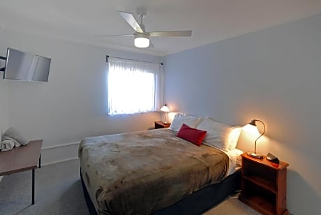 Executive One-Bedroom Apartment with Ocean View