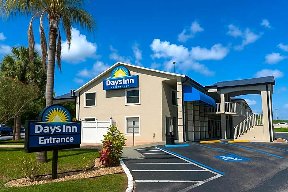 Days Inn by Wyndham Bradenton I-75 — 16 fotoğraftan 1. fotoğraf