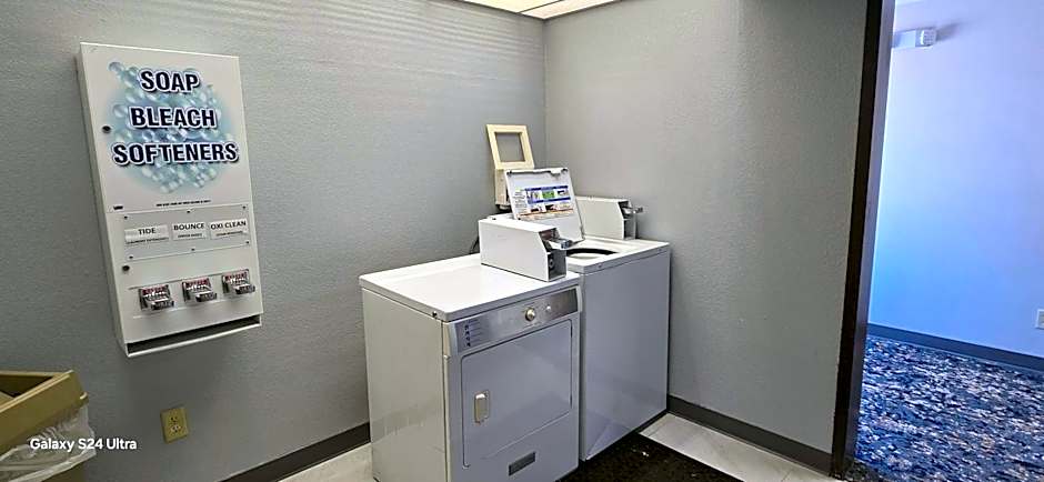 Quality Inn & Suites Manhattan