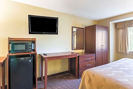 Standard King Suite - Non-Smoking - Breakfast included in the price 