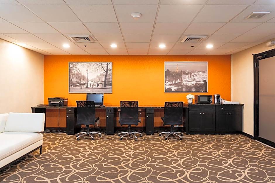 Crowne Plaza Newark Airport By IHG