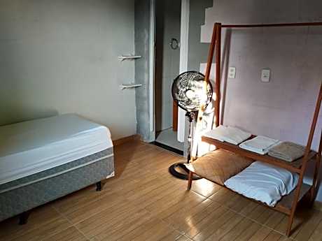 Basic Triple Room with Shared Bathroom