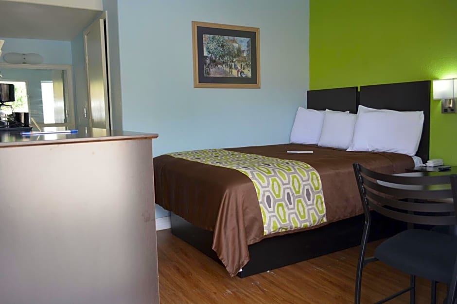 Americas Best Value Inn and Suites Groves