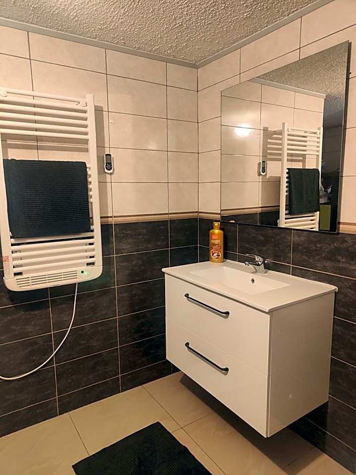 Chambre climatisée et cosy Auberge du manala Hôtel 24 24