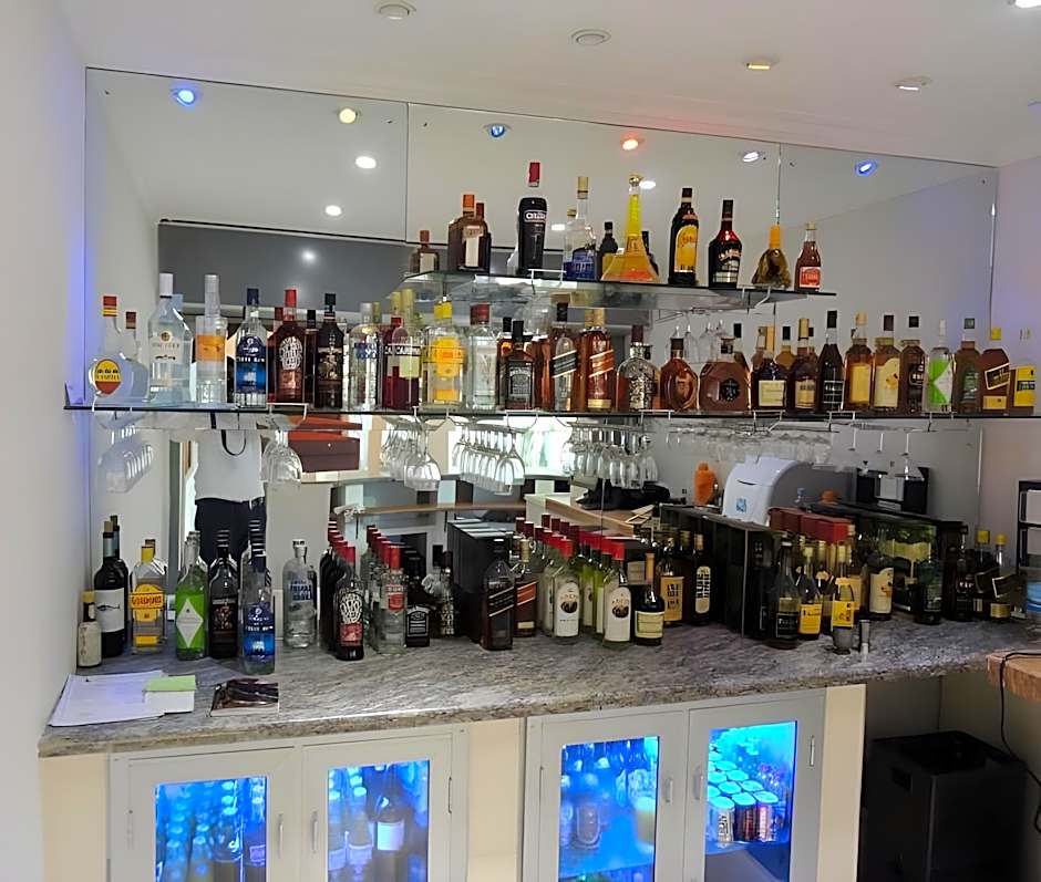 Tilko Jaffna City Hotel