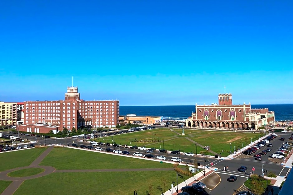 Berkeley Oceanfront Hotel