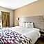 Red Roof Inn & Suites Fayetteville-Fort Bragg