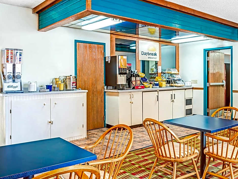 BridgePointe Inn & Suites by BPhotels, Council Bluffs, Omaha Area