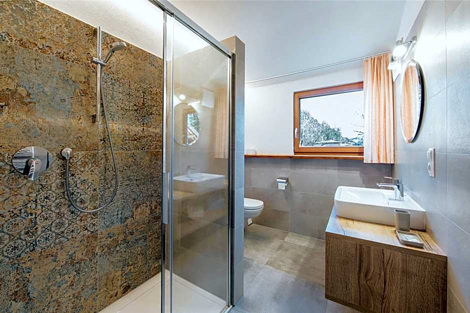 Residence Obermoarhof - Family Apartments with Pool & Playground