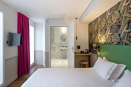 Deluxe Double or Twin Room with Balcony disability access