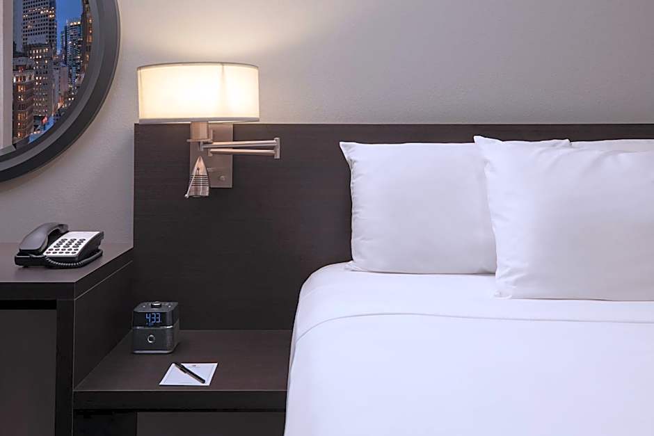 Executive Hotel Pacific