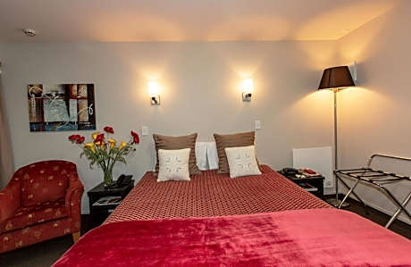 Superior King Studio with Spa Bath